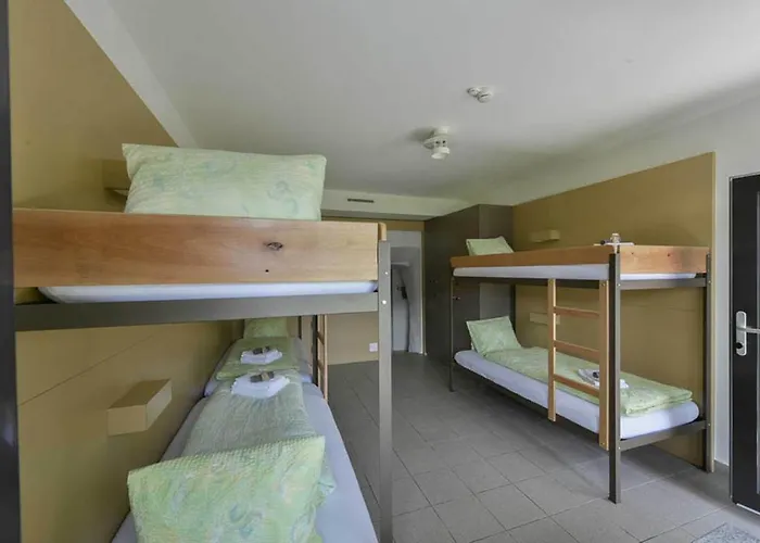 Casa Moscia Hostal *